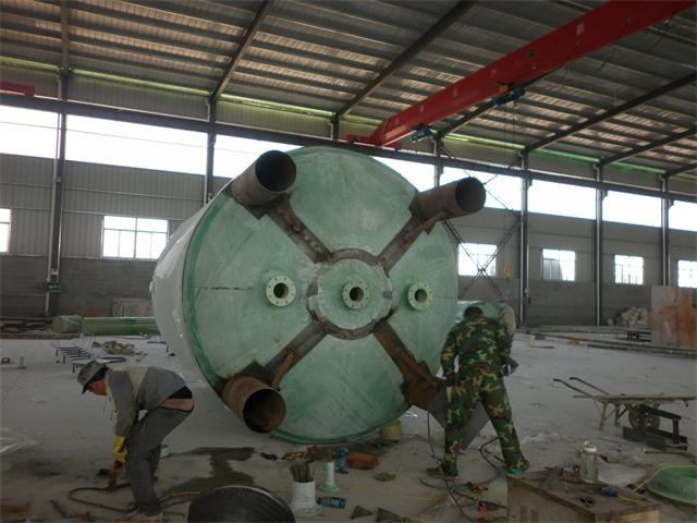 濰坊玻璃鋼立式儲罐，化工儲罐，鹽酸儲罐。